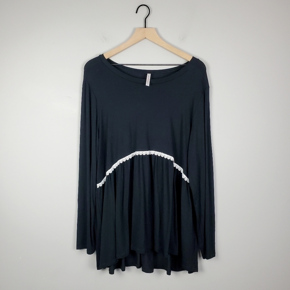 Watermelon Boutique Black White Top